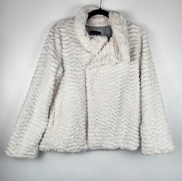 Patagonia Cream Fuzzy Fleece Jacket | Fits Women’s Small - Picture 1 of 9